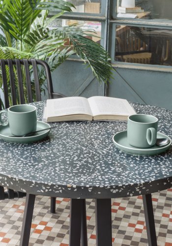KAVE HOME Tella havebord - sort terrazzo og stl (75)