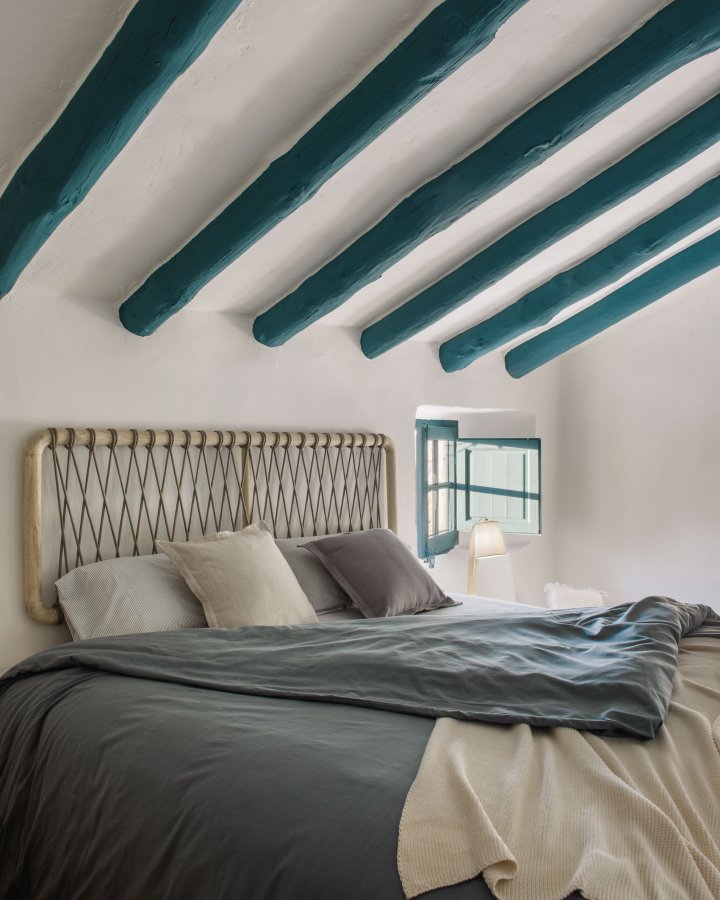 KAVE HOME Aberash sengegavl - natur mindi tr og gr snor (til 160 cm senge)