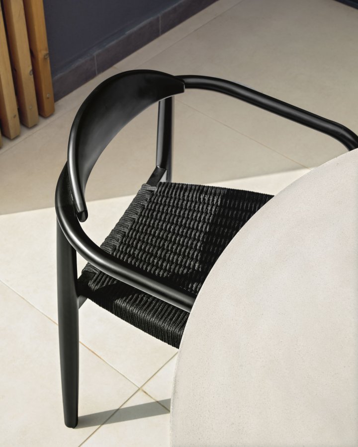 KAVE HOME Glynis havestol, m. armln - massivt mat sort eukalyptus tr og sort reb