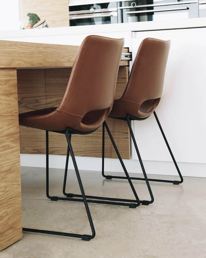 KAVE HOME Ziggy spisebordsstol - lysebrun PU og sort stl