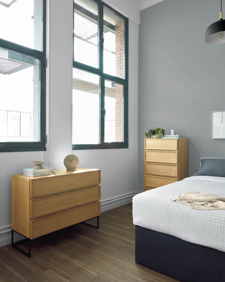 KAVE HOME Taiana kommode, m. 3 skuffer - natur egefinér og sort stl