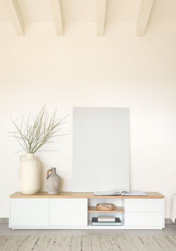 KAVE HOME Abilen TV-bord, m. 2 lger, 2 skuffer og 3 hylder - hvid MDF og natur egetrsfinèr (200x36)