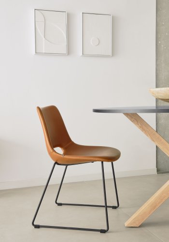 KAVE HOME Ziggy spisebordsstol - lysebrun PU og sort stl