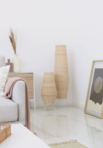 KAVE HOME Kamaria bordlampe - natur rattan og metal