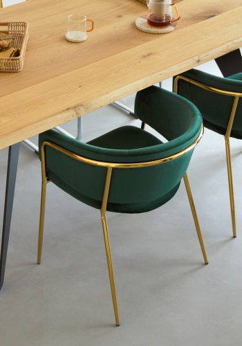 KAVE HOME Koda egefinerbord med naturlig finish og stlben med sort finish 160 x 90 cm