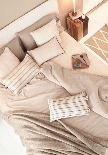 KAVE HOME Ognak sidebord - natur teaktr og metal, kvadratisk (29x29)