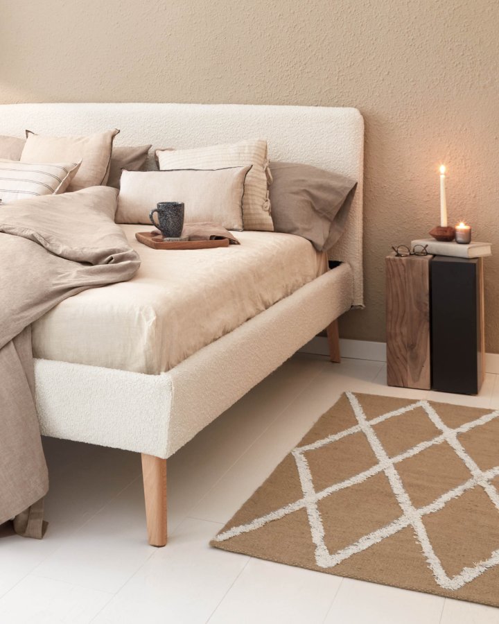 KAVE HOME Ognak sidebord - natur teaktr og metal, kvadratisk (29x29)