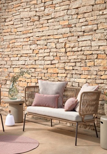 KAVE HOME Nadin 2 pers. sofa, m. stofhynde - beige reb og stl