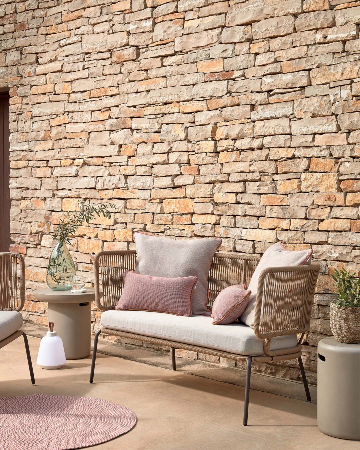 KAVE HOME Nadin 2 pers. sofa, m. stofhynde - beige reb og stl