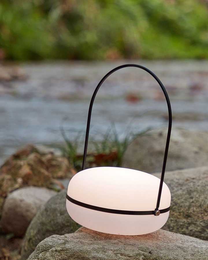 KAVE HOME Tea bordlampe - hvid polyethylen og sort jern