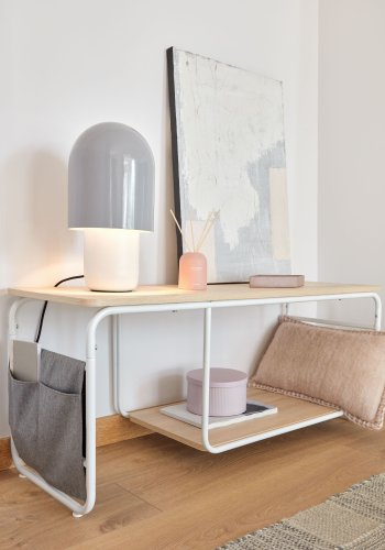 KAVE HOME Yamina TV-bord, m. hylde og gr stoflommer - natur melamin og hvid stl (110x40)