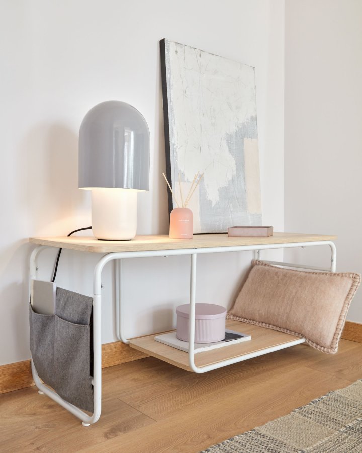 KAVE HOME Yamina TV-bord, m. hylde og gr stoflommer - natur melamin og hvid stl (110x40)