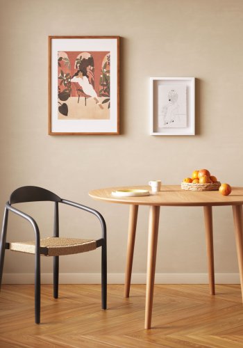 KAVE HOME Glynis spisebordsstol, m. armln - massivt mat sort eukalyptus tr og natur flettet reb