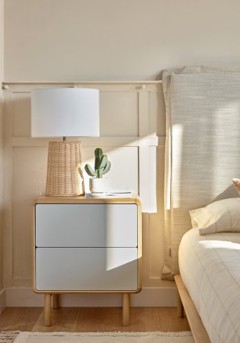 KAVE HOME Anielle sengebord, m. 2 skuffer - gr/natur askefinér/asketr (50x45)