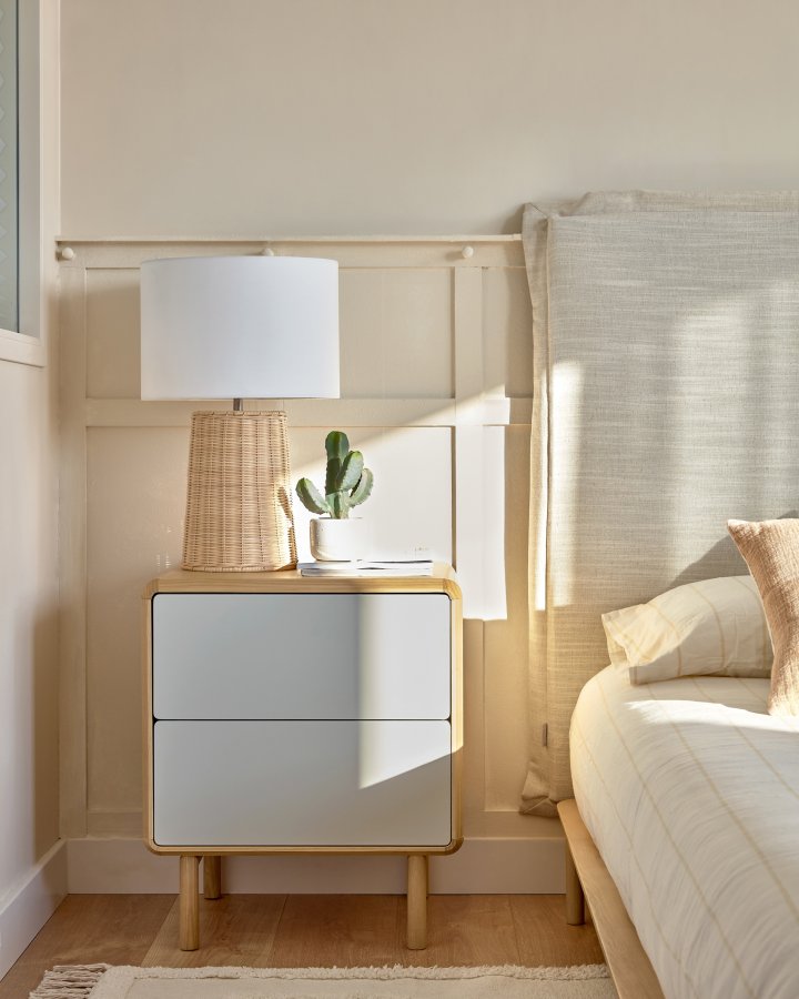 KAVE HOME Anielle sengebord, m. 2 skuffer - gr/natur askefinér/asketr (50x45)