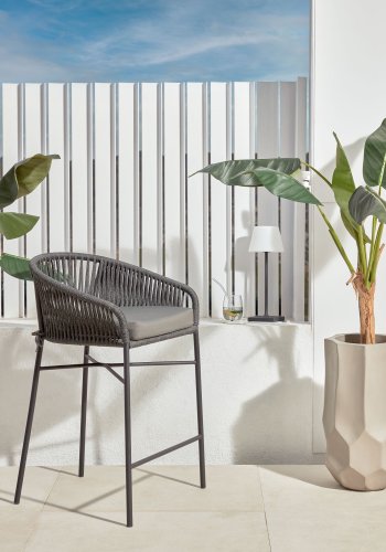 KAVE HOME Yanet barstol, m. hynde, armln og fodsttte - sort snor og sort stl