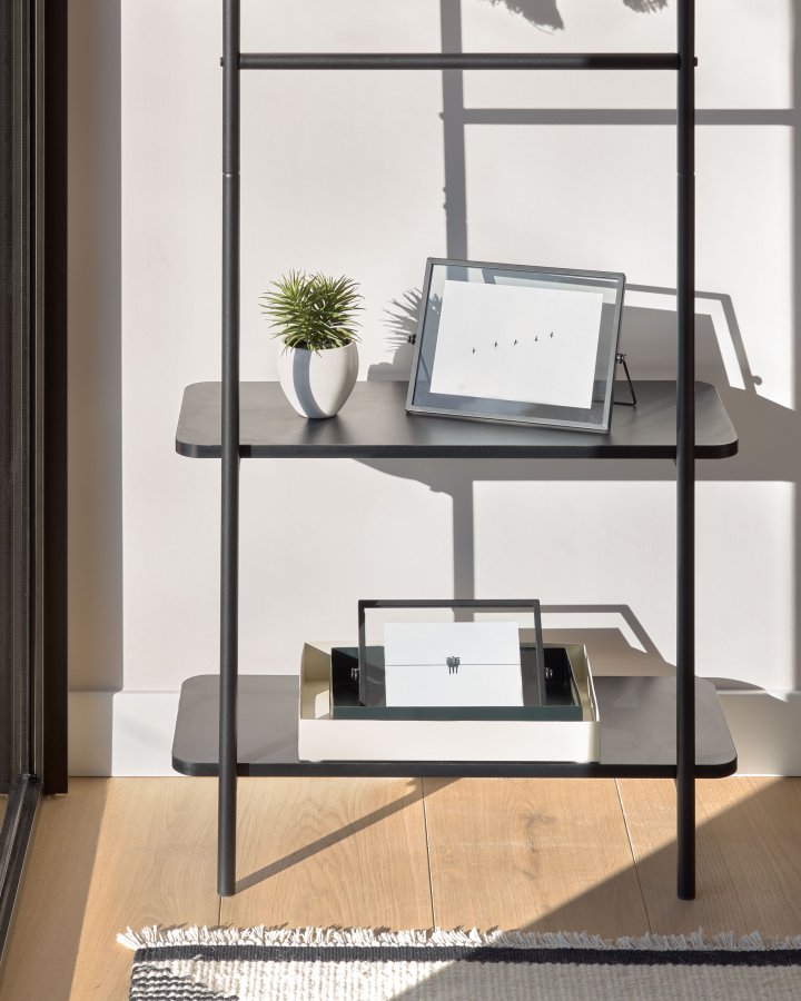 KAVE HOME Galatia melamin og metal bjlestang med sort finish 60 x 162 cm