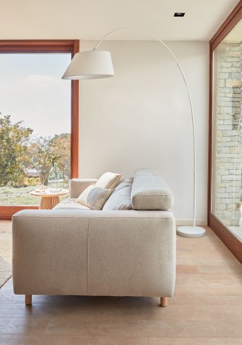 KAVE HOME Lee gulvlampe - hvid metal/marmor/stof