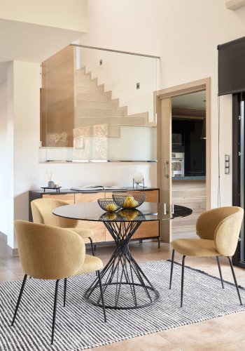 KAVE HOME Minna spisebordsstol - sennepsgul stof og metal