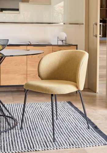 KAVE HOME Minna spisebordsstol - sennepsgul stof og metal