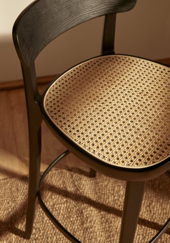 KAVE HOME Romane barstol, m. rygln og fodsttte - natur rattan og sort askefiner/bg