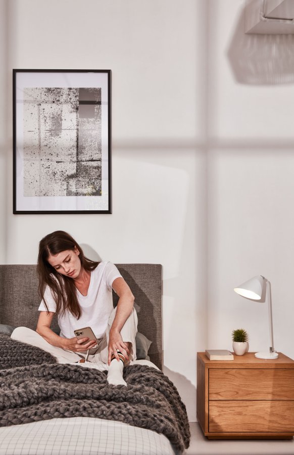 KAVE HOME Abilen sengebord, m. 2 skuffer - natur egetrsfinér (53x36)