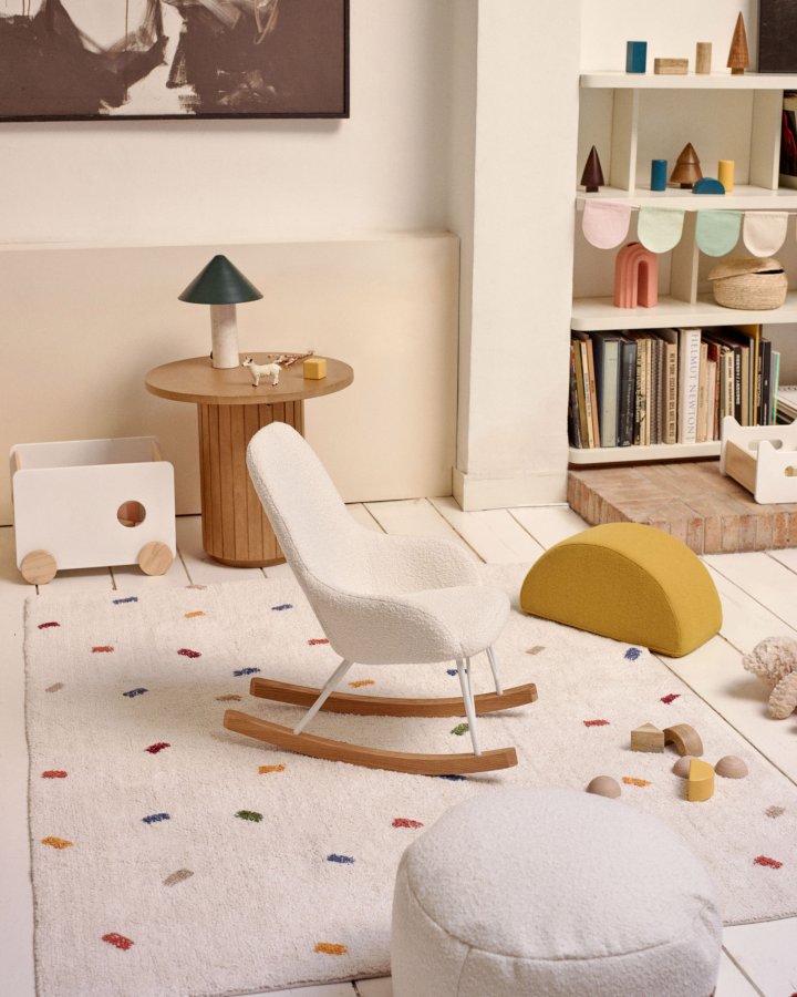 KAVE HOME Ivette brne gyngestol, m. armln - hvid stof/stl og brun asketr 