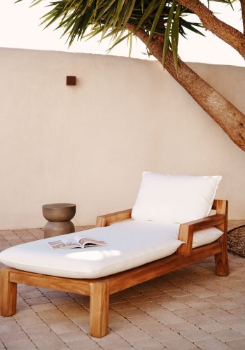 KAVE HOME Forcanera liggestol, m. hvid hynde - brun teaktr