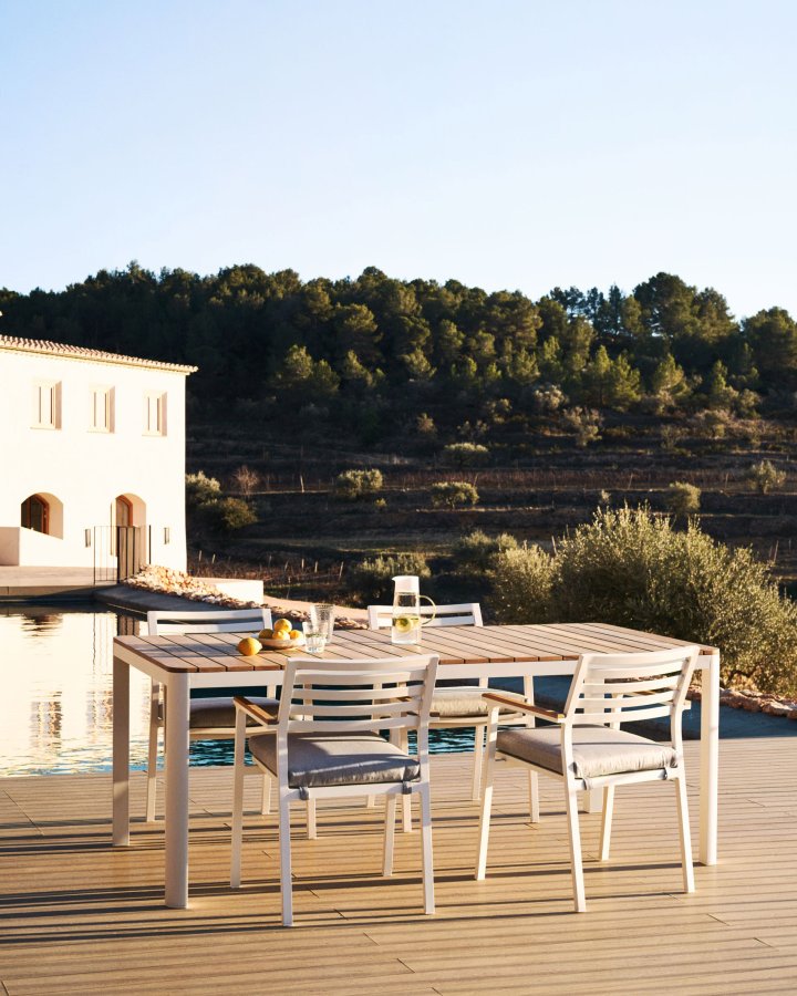 KAVE HOME Bona havestol, m. stofhynde og armln i teaktr - hvid aluminium