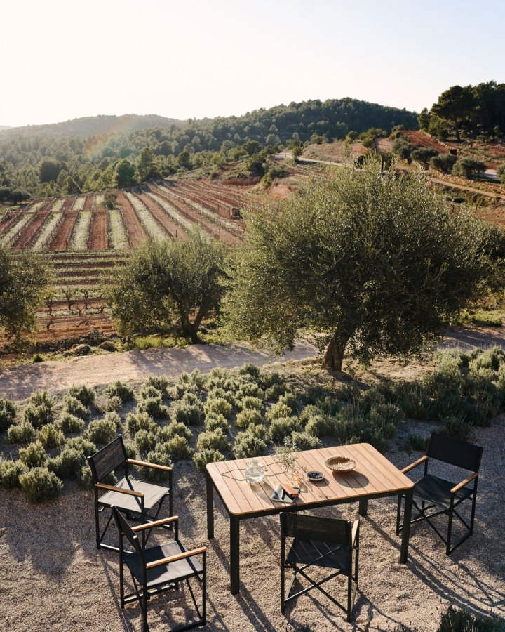 KAVE HOME Llado havestol, foldbar - natur teak og sort stof/aluminium