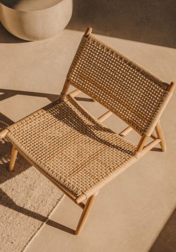 KAVE HOME Codolar lnestol, til inde og ude - natur syntetisk flet og teaktr