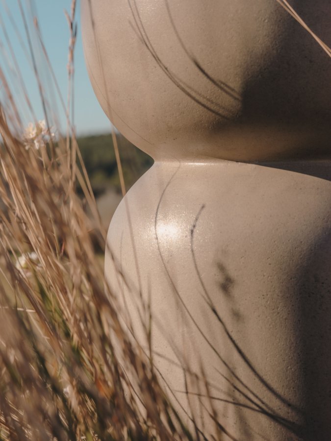 KAVE HOME Garbet sidebord, til inde og ude, rund - gr fibercement (32)