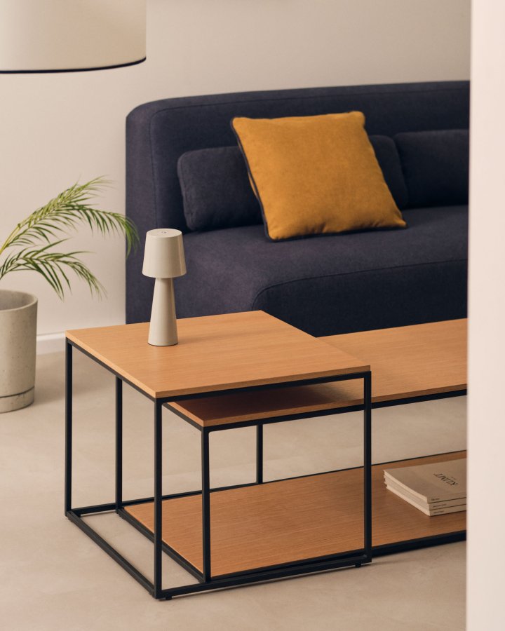 KAVE HOME Yoana sofabord, m. 1 bund hylde - natur egetrsfinér og hvid jern (st af 2)