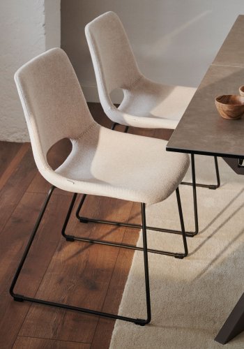 KAVE HOME Zahara spisebordsstol - beige stof og sort stl