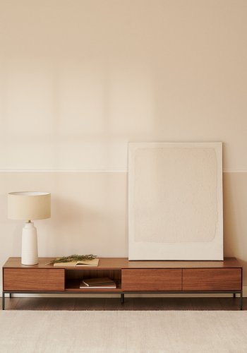 KAVE HOME Vedrana TV-bord, m. 3 skuffer og 1 rum - brun valnddefiner og sort stl (195x40)