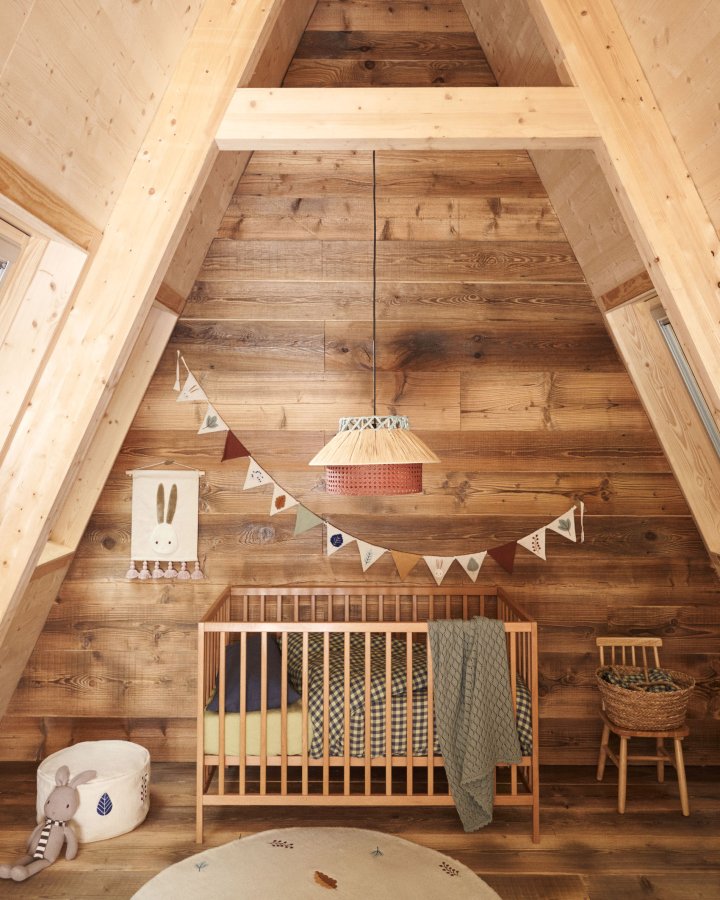 KAVE HOME Shantal massiv asketr tremmeseng i naturlig finish, 60 x 120 cm