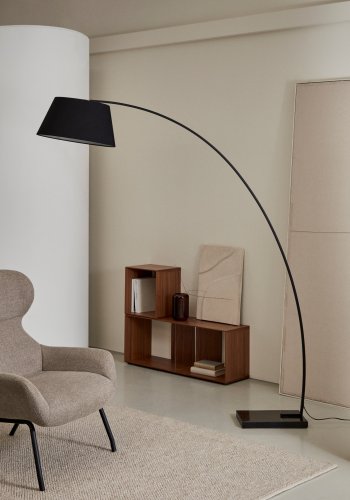 KAVE HOME Chop gulvlampe - sort metal/marmor/stof 