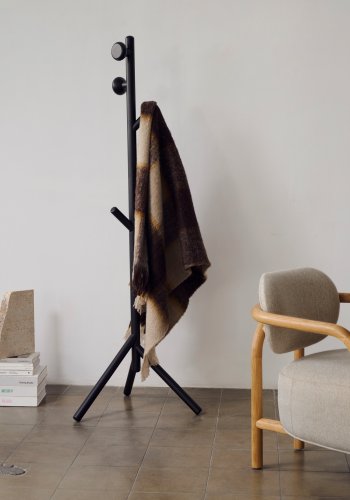 KAVE HOME Nadue knagerkke i massiv bgetr med sort finish 170 cm