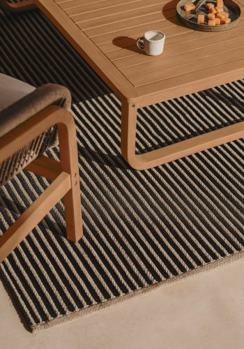 KAVE HOME Satanca beige og sortstribet tppe lavet af syntetiske fibre 160 x 230 cm