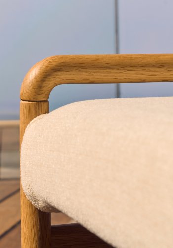 KAVE HOME Macaret bnk med aftageligt betrk massivt egetr med naturlig finish 120 cm FSC Mix Credi