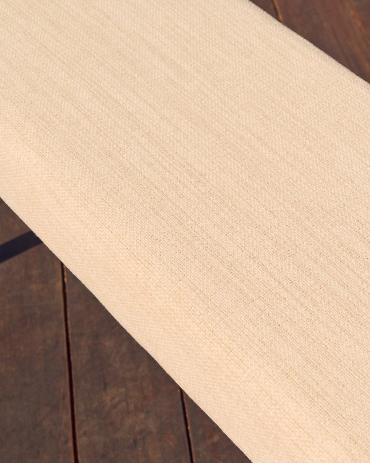 KAVE HOME Macaret bnk med aftageligt betrk massivt egetr med valnddefinish 120 cm FSC Mix Credit