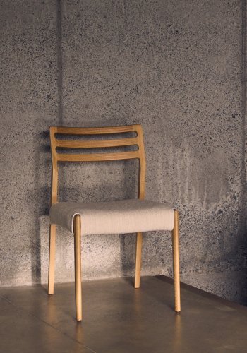 KAVE HOME Cudia stol aftageligt betrk i beige chenille massivt egetr naturlig finish FSC Mix Credit