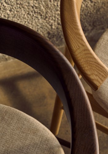 KAVE HOME Timons stol aftageligt betrk i beige chenille massivt egetr naturlig finish FSC Mix Credi