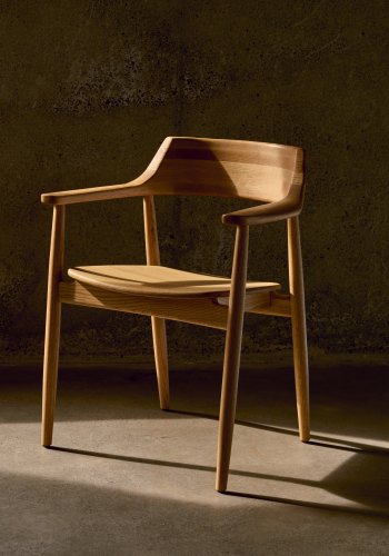 KAVE HOME Fondes stol i massivt egetr med naturlig finish FSC Mix Credit