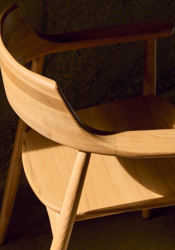 KAVE HOME Fondes stol i massivt egetr med naturlig finish FSC Mix Credit