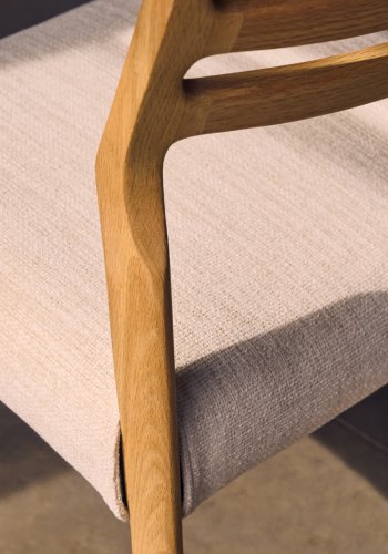 KAVE HOME Cudia stol aftageligt betrk i beige chenille massivt egetr naturlig finish FSC Mix Credit