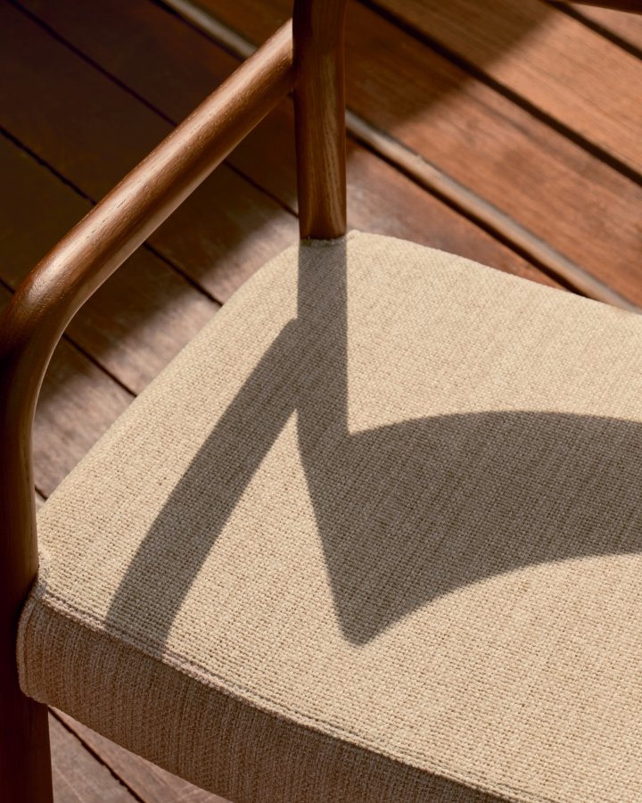 KAVE HOME Falconera stol med aftageligt betrk i massivt egetr med valnddefinish FSC Mix Credit