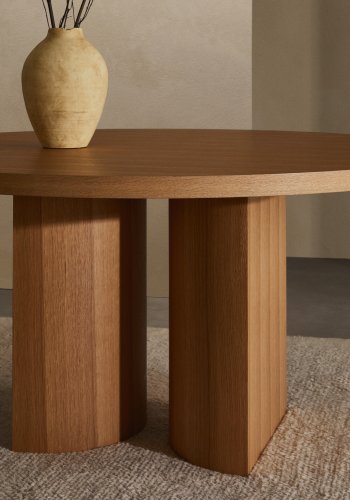 KAVE HOME Nealy rundt bord med egefiner i naturlig finish, 150 cm