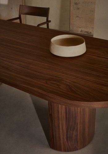 KAVE HOME Nealy bord med valnddefiner i mrk finish, 200 x 100 cm