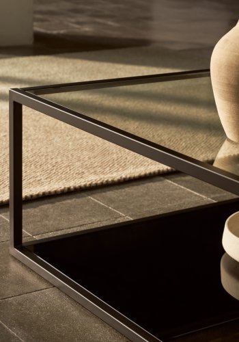 KAVE HOME Greenhill sofabord, m. hylde - klar glas og sort stl (80x80)